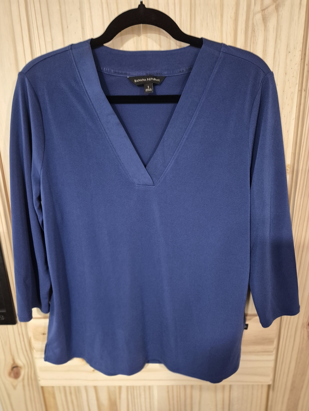 Banana Republic Women's Royal Blue V-Neck Long Sleeve Top
